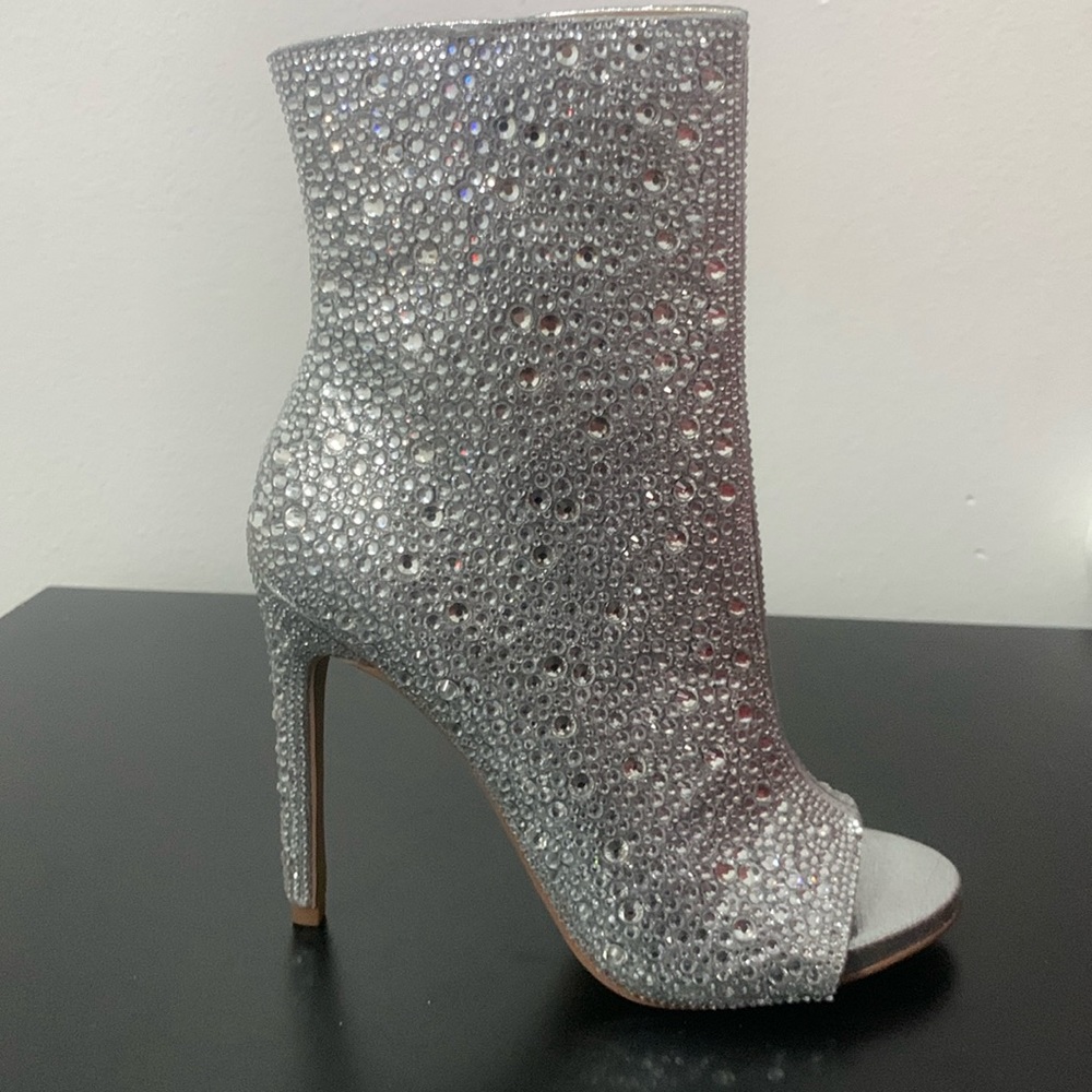 Steve Madden woman’s shoe